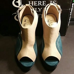 Unique Olsen Haus Tahiti Vegan Sandal